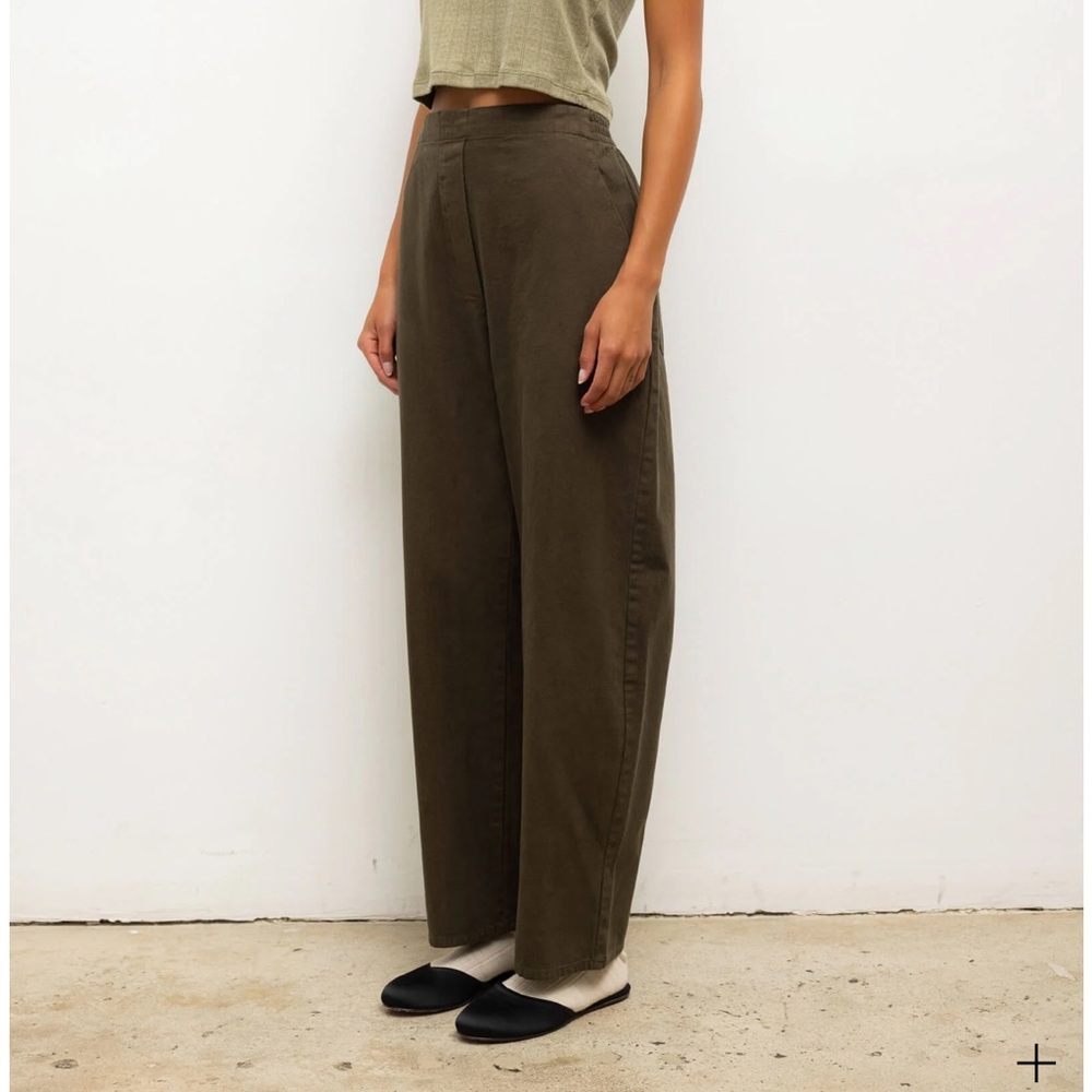 Leset Chloe Barrel Pant in Dark Olive - Picture 4 of 6